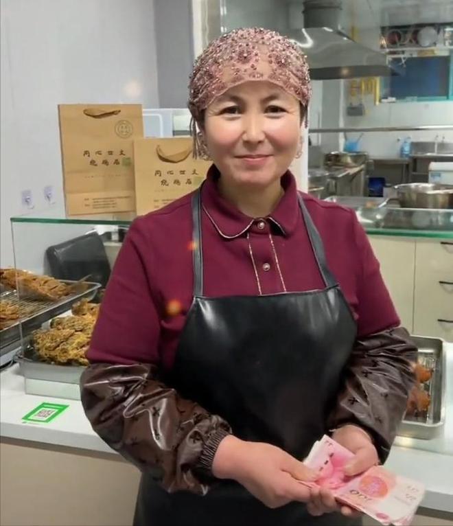 后续来了！网友表示：这嘉奖是不是低了开元棋牌试玩地震中高中生背起同学逃生(图16)