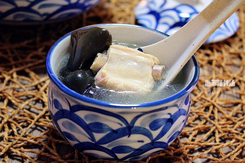 食材放锅里一键即成秋天干燥要多喝汤开元棋牌试玩6道用电饭锅炖的汤把(图2)