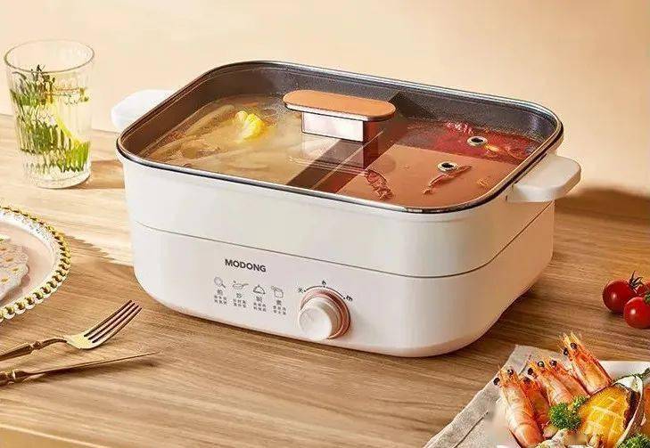 足！45L黄金容量旋钮控温涮炒煎炖焖蒸也能轻松搞定！开元棋牌自带鸳鸯锅的分体式电火锅清汤党和麻辣党都满(图6)