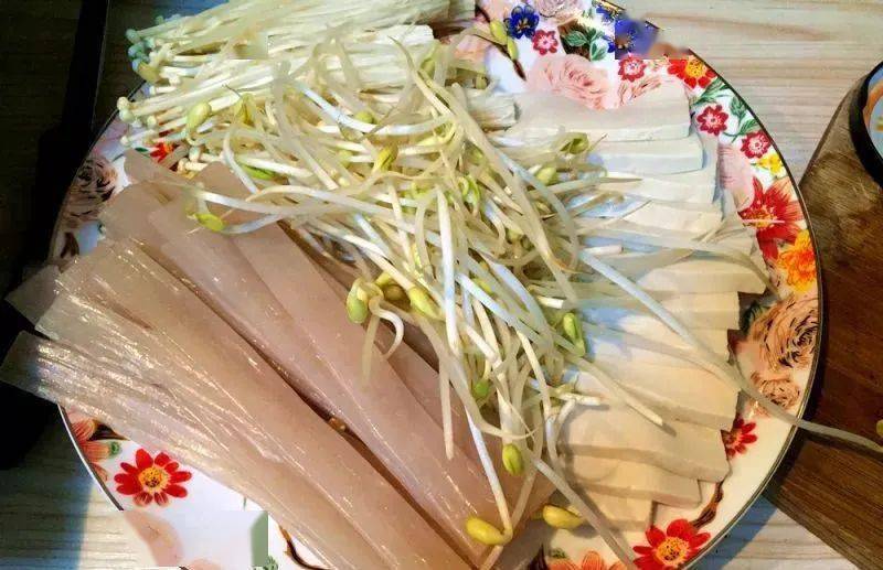 味十足做法简单好吃又过瘾！开元棋牌网站自制麻辣烫！香(图3)