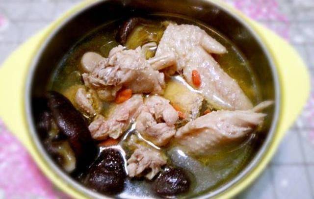 三道炖汤推荐一键开关秋天要多来两碗ky开元棋牌你会用电饭煲炖哪些汤(图2)